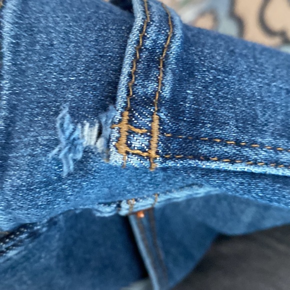 Madewell 10" High-Rise Skinny Jeans in Wendover Wash: TENCEL™ Denim - Picture 11 of 14